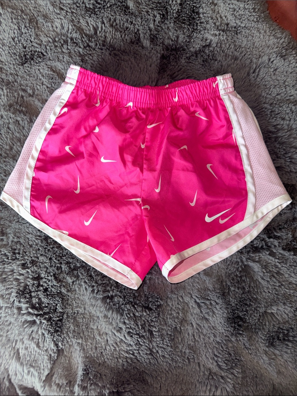 Girls Athletic Shorts. Size 6 - Picture 4 of 7